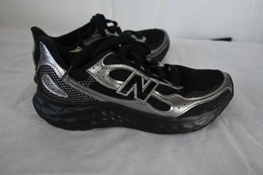 New Balance Arashi size 6.5