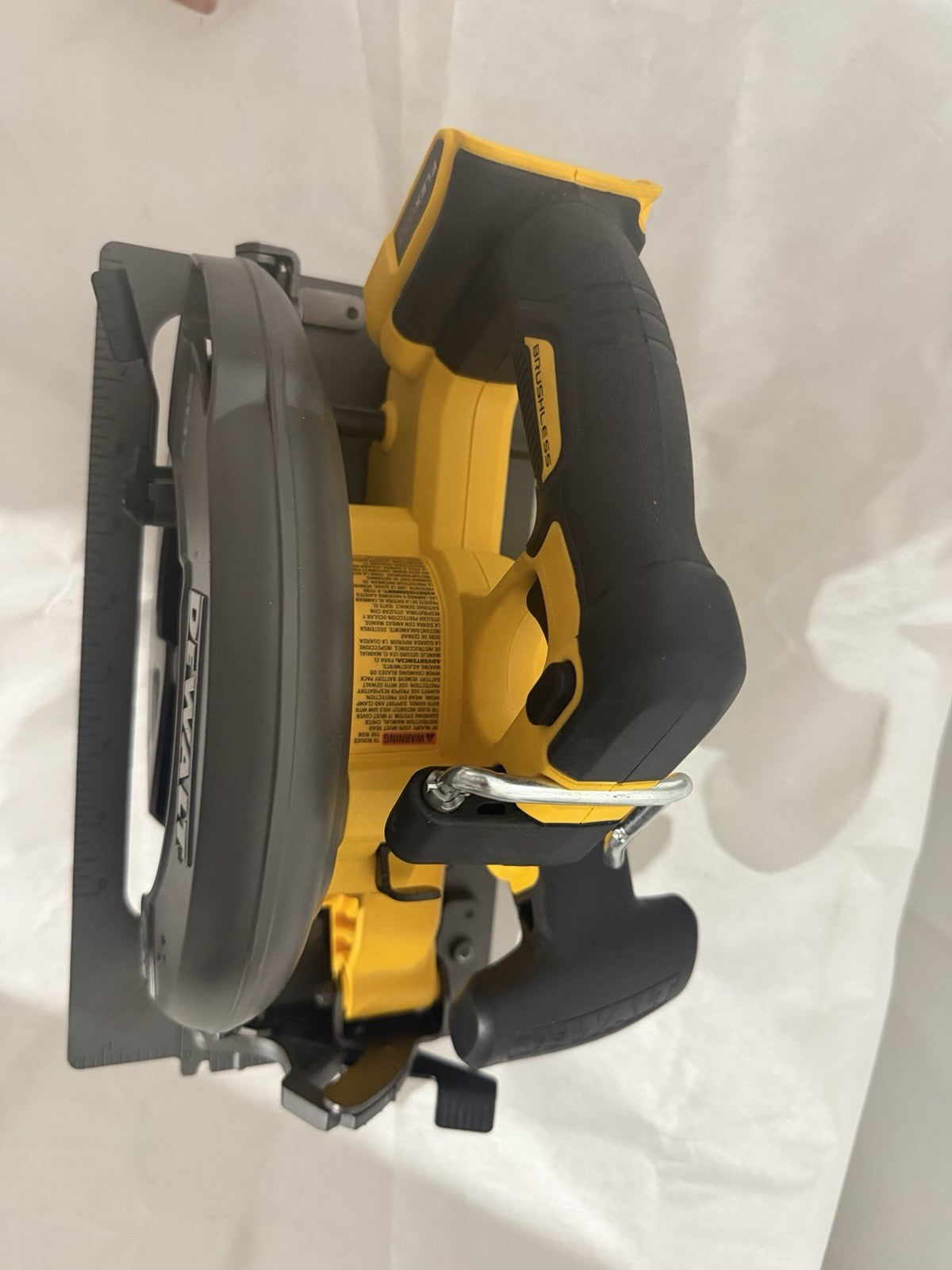 Barely Used Dewalt DCS578B FlexVolt 60V 7-1/4" Cordless Circular Saw Tool Only