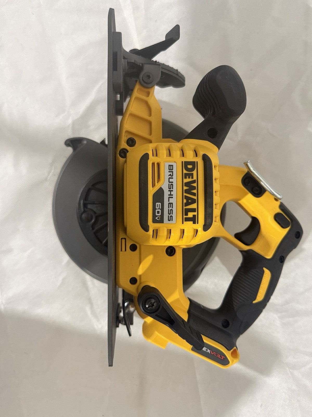 Barely Used Dewalt DCS578B FlexVolt 60V 7-1/4" Cordless Circular Saw Tool Only
