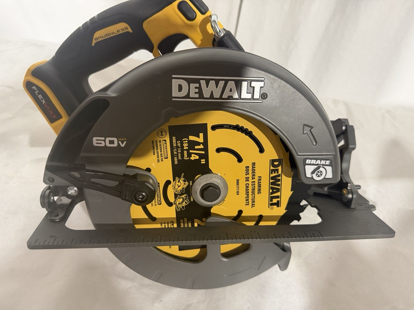 Barely Used Dewalt DCS578B FlexVolt 60V 7-1/4" Cordless Circular Saw Tool Only