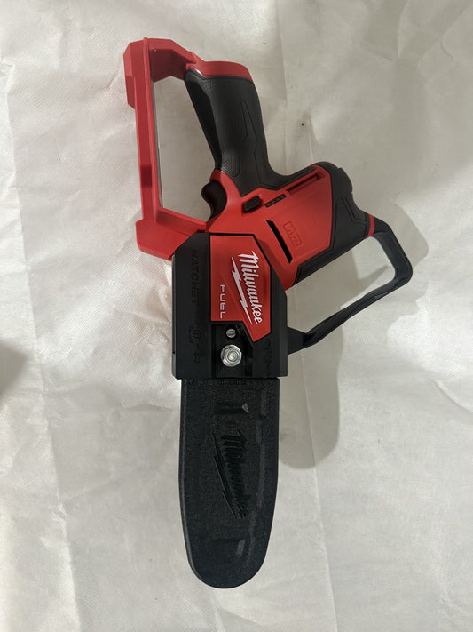 Milwaukee M12 FUEL HATCHET 6in Chainsaw - Red (2527-21) Kit