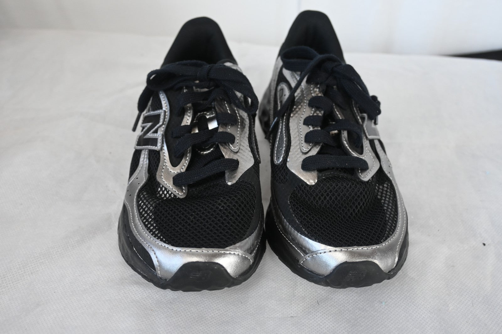 New Balance Arashi size 6.5